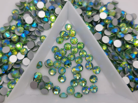 Glass Flatback Rhinestones: Light Peridot AB