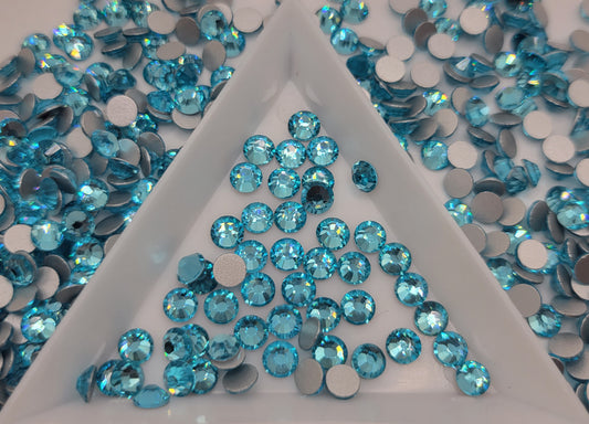 Glass Flatback Rhinestones: Aquamarine