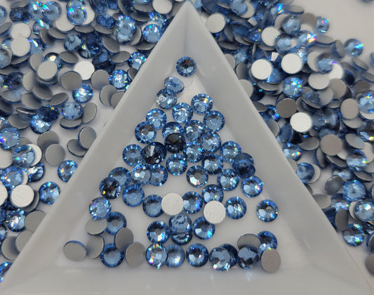 Glass Flatback Rhinestones: Light Sapphire