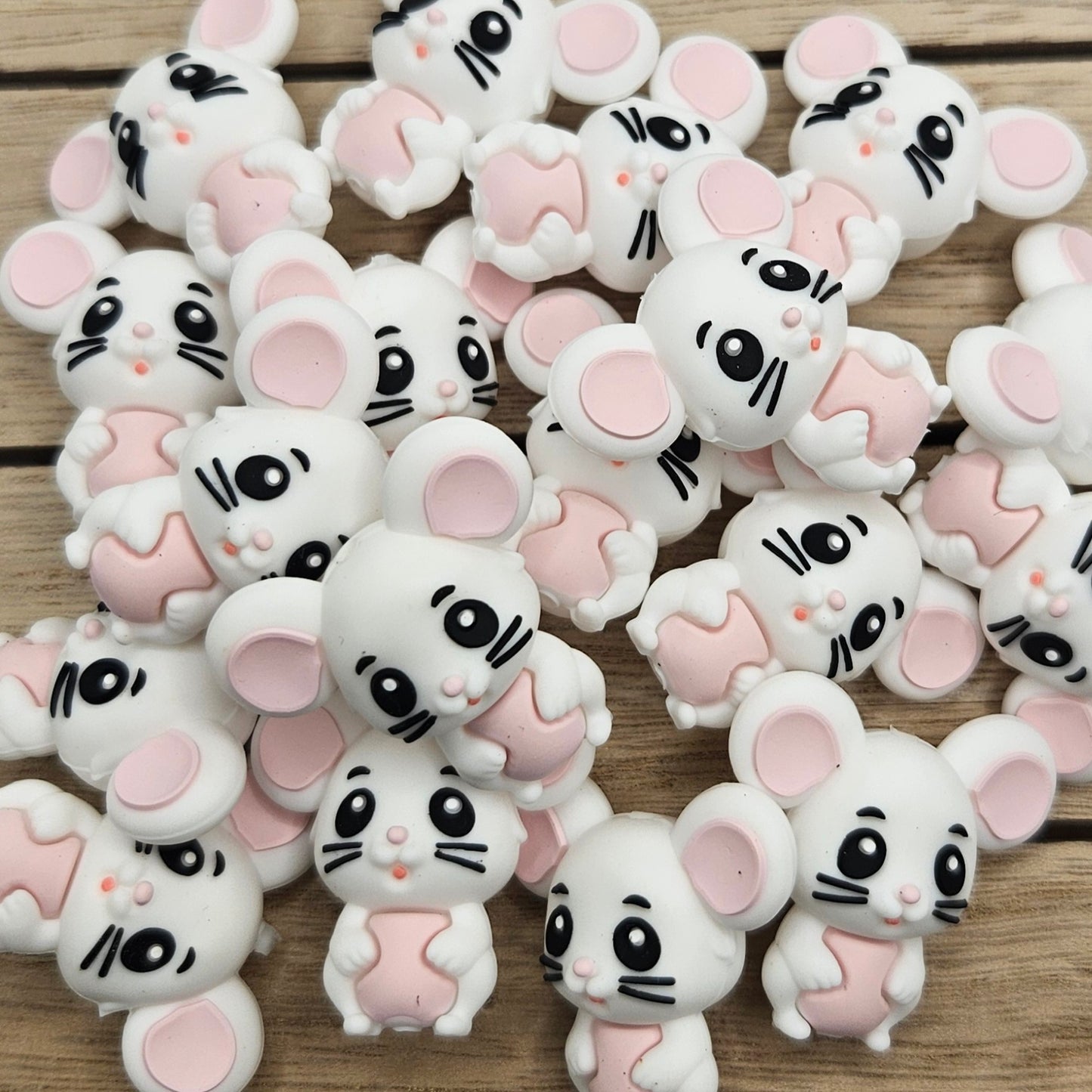 Silicone Focal Beads: 3D White Mouse | Cartoon Beads | DIY Craft Beads | Beads for wristlets, pens, keychains (Copy) (Copy)